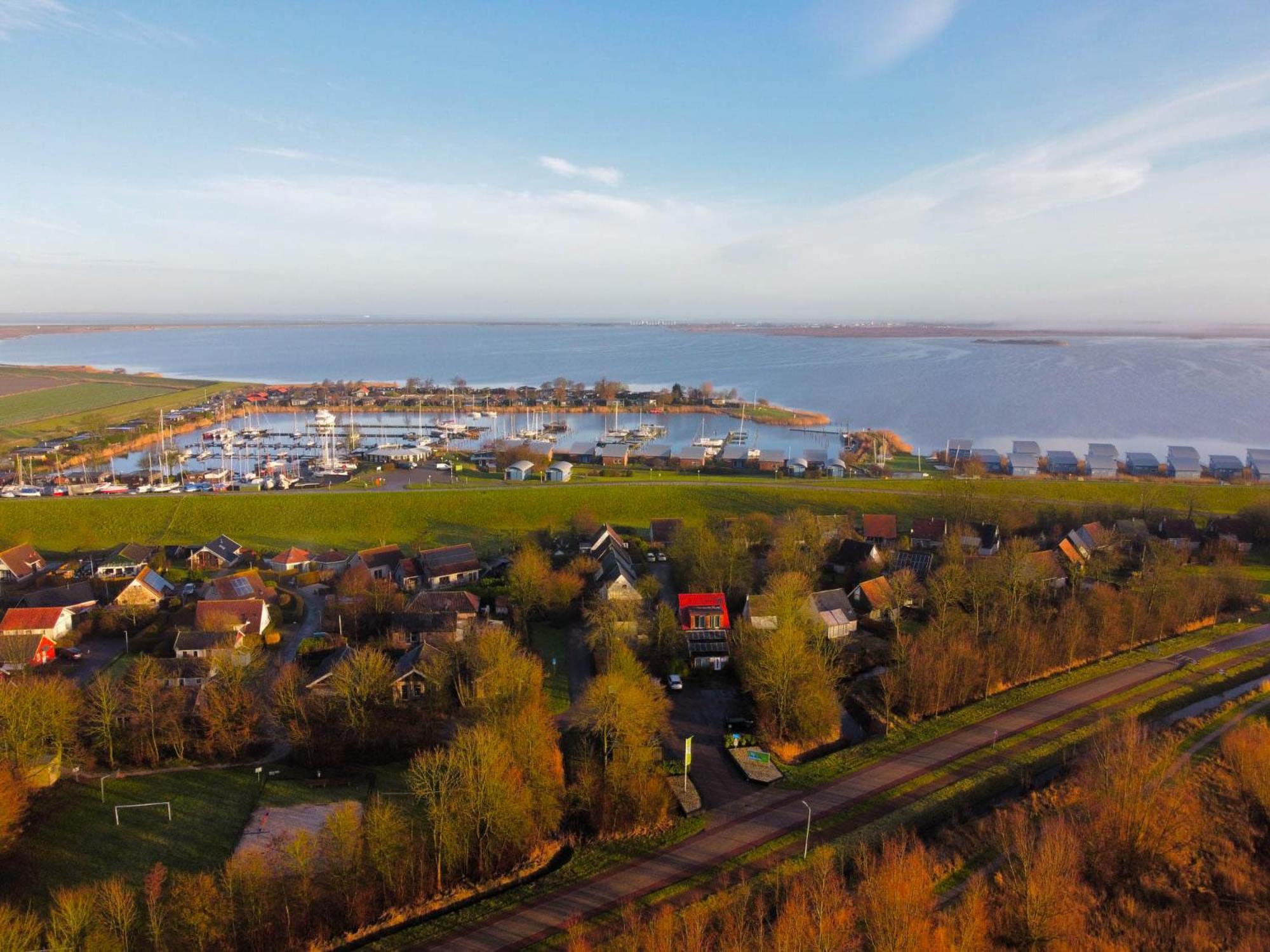House Marijke With Winter Garden And Direct Access To The Lauwersmeer Anjum Exterior photo