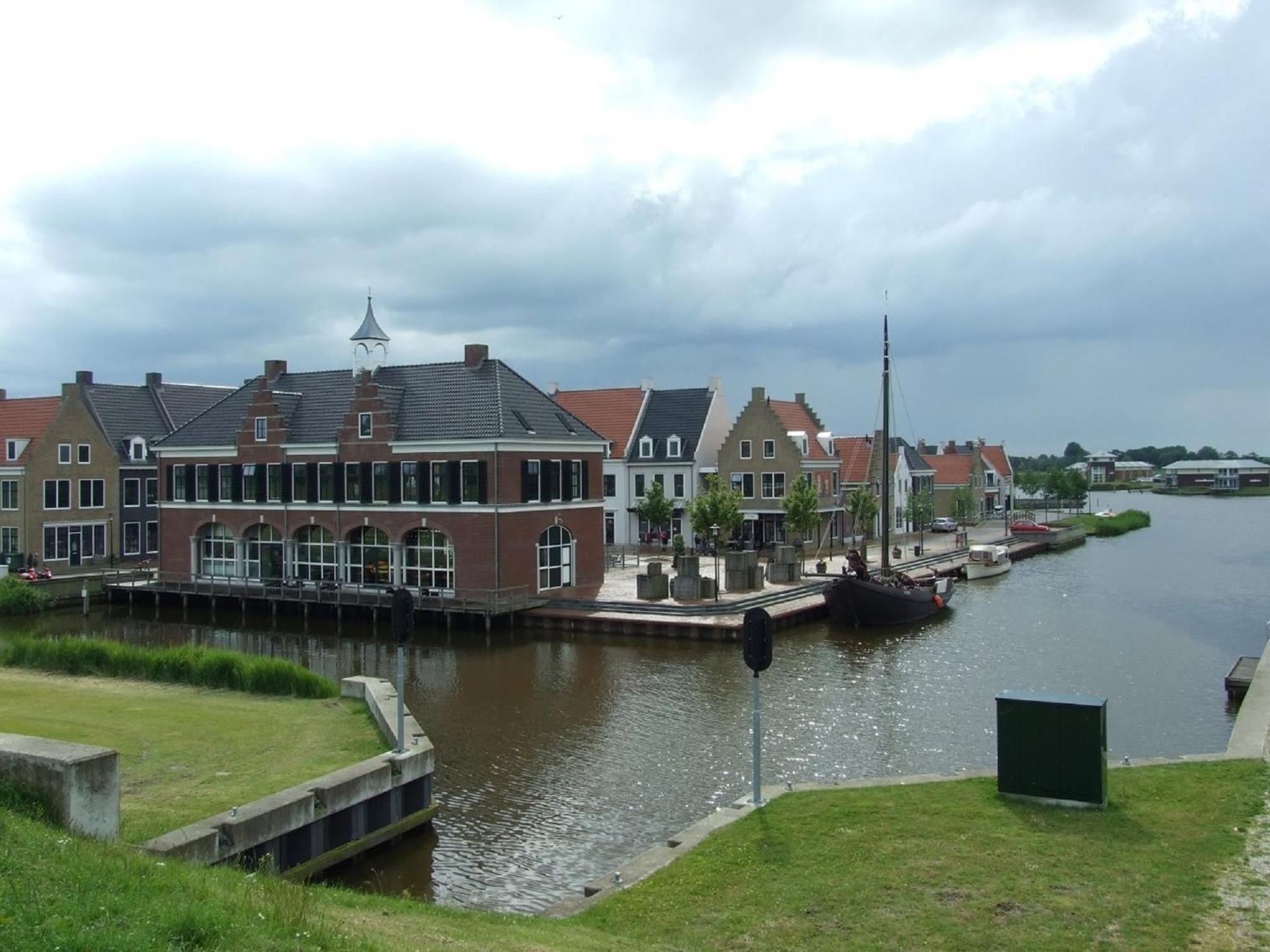 House Marijke With Winter Garden And Direct Access To The Lauwersmeer Anjum Exterior photo